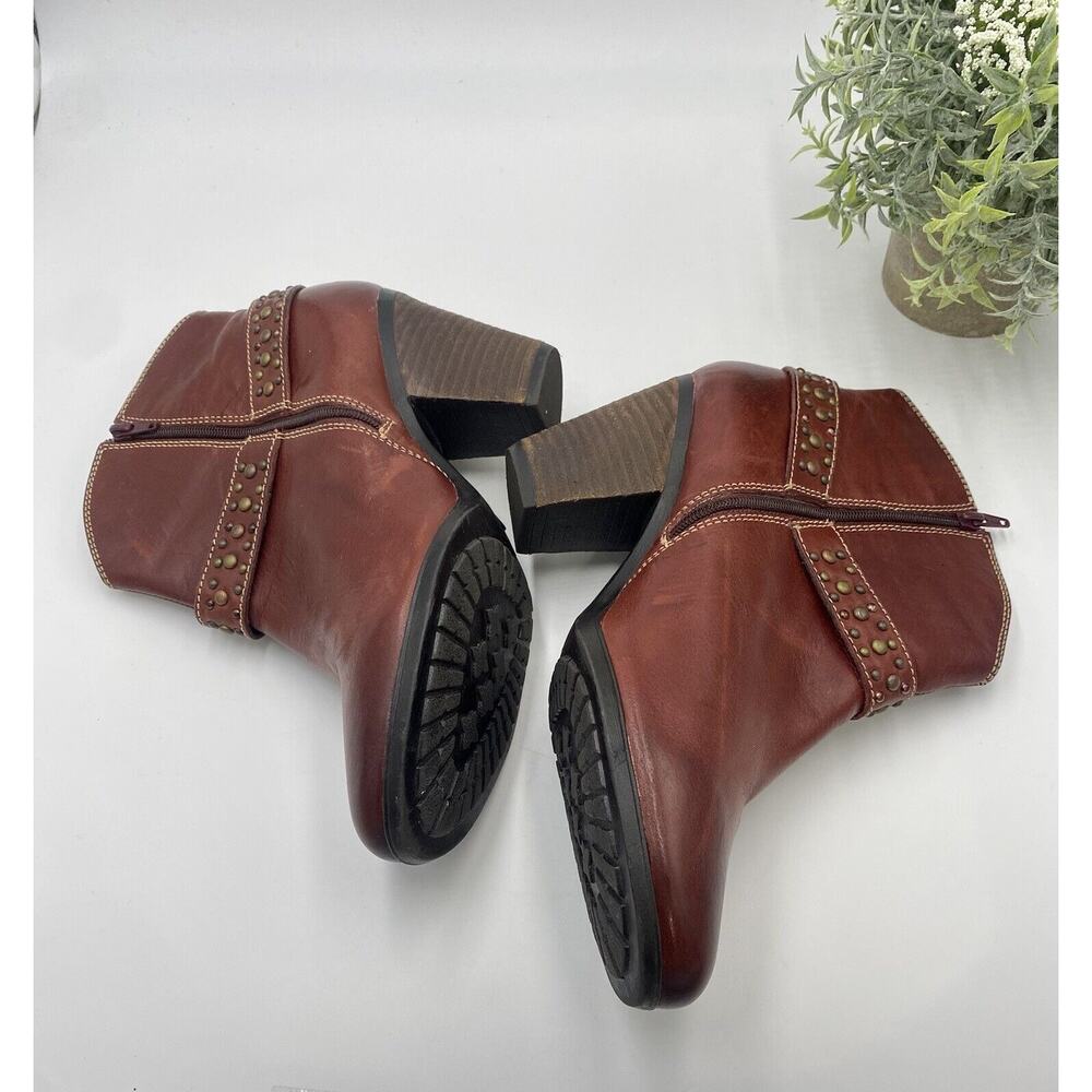 SOFT Boots Brown Red Leather Ankle Bootie Side Zip‎ Western Harness Style 8.5W